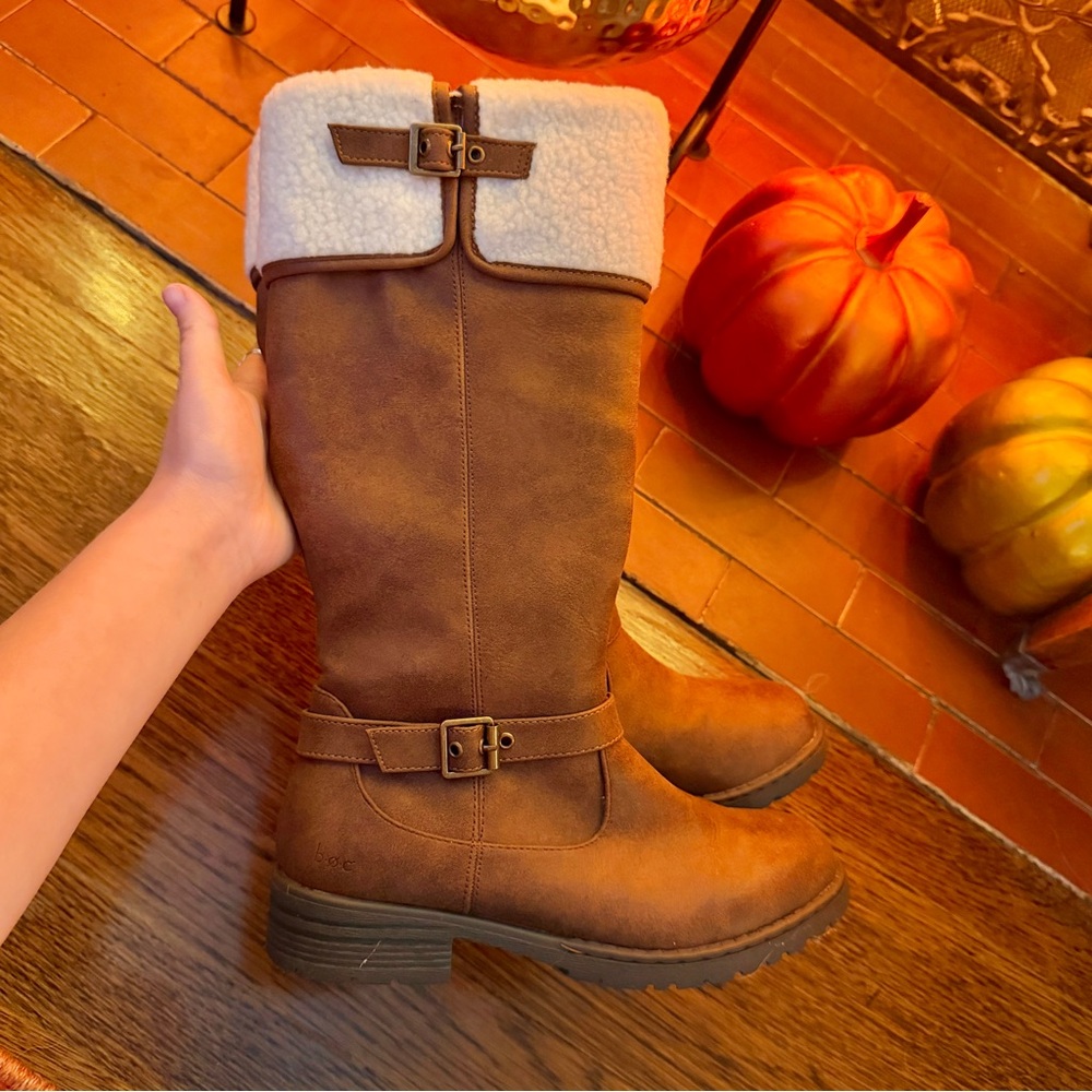 Big Girls BOC Born High Brown Irene Boots White Sherpa Trim Size 3.5 NEW